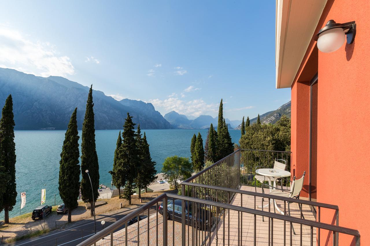 Hotel Oasi Beach Malcesine Exterior foto